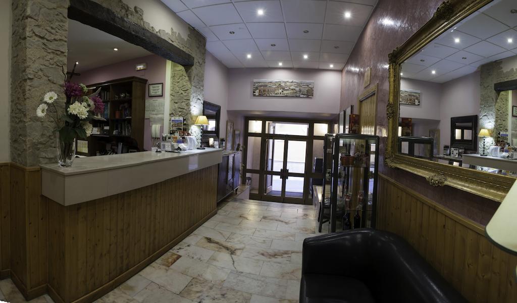 阿方索九世酒店 Caces 外观 照片